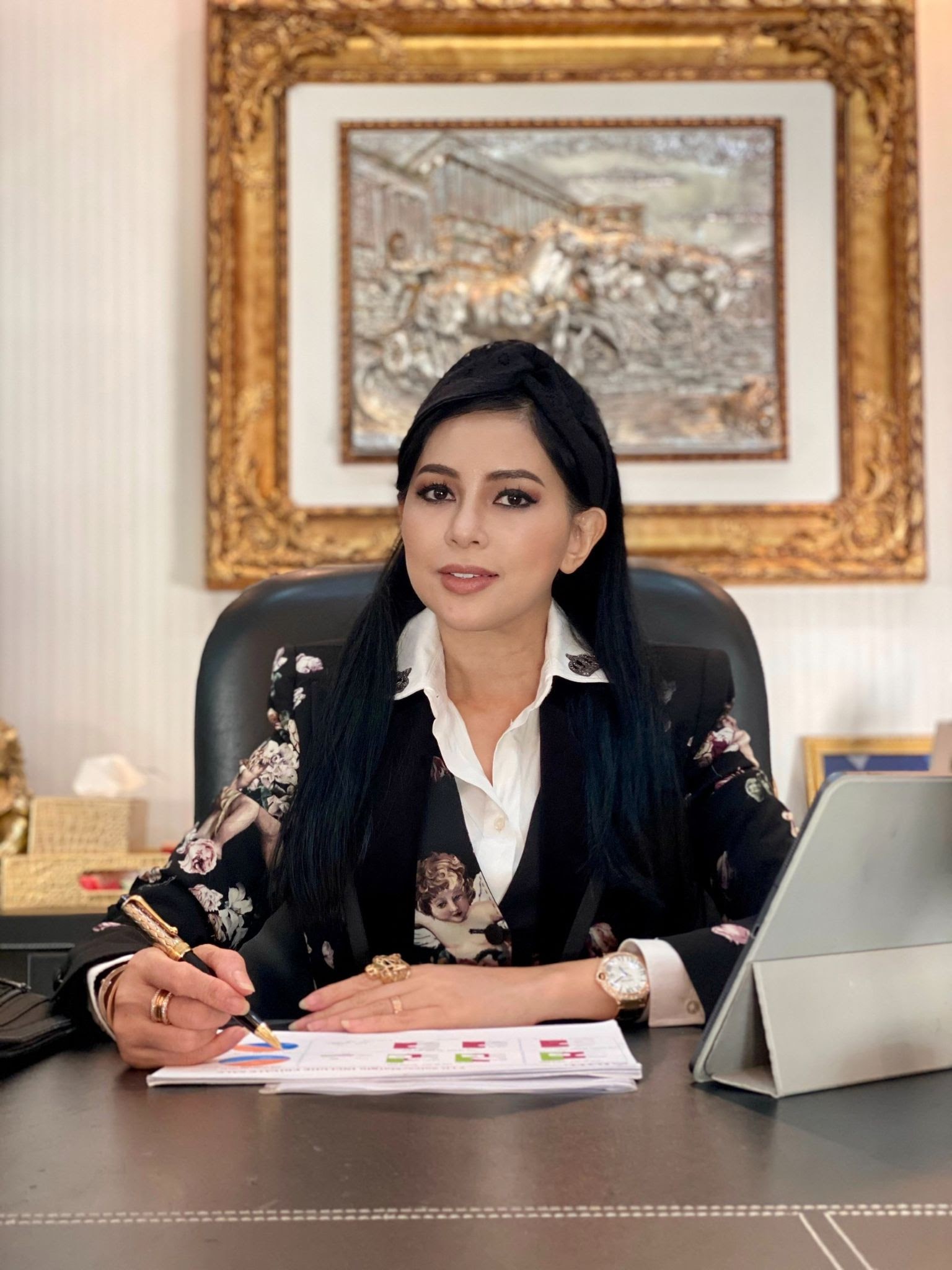 dien vien ceo le hong thuy tien nhan huan chuong cong trang tuoc hieu hiep si ngoi sao y 5d9 6045082