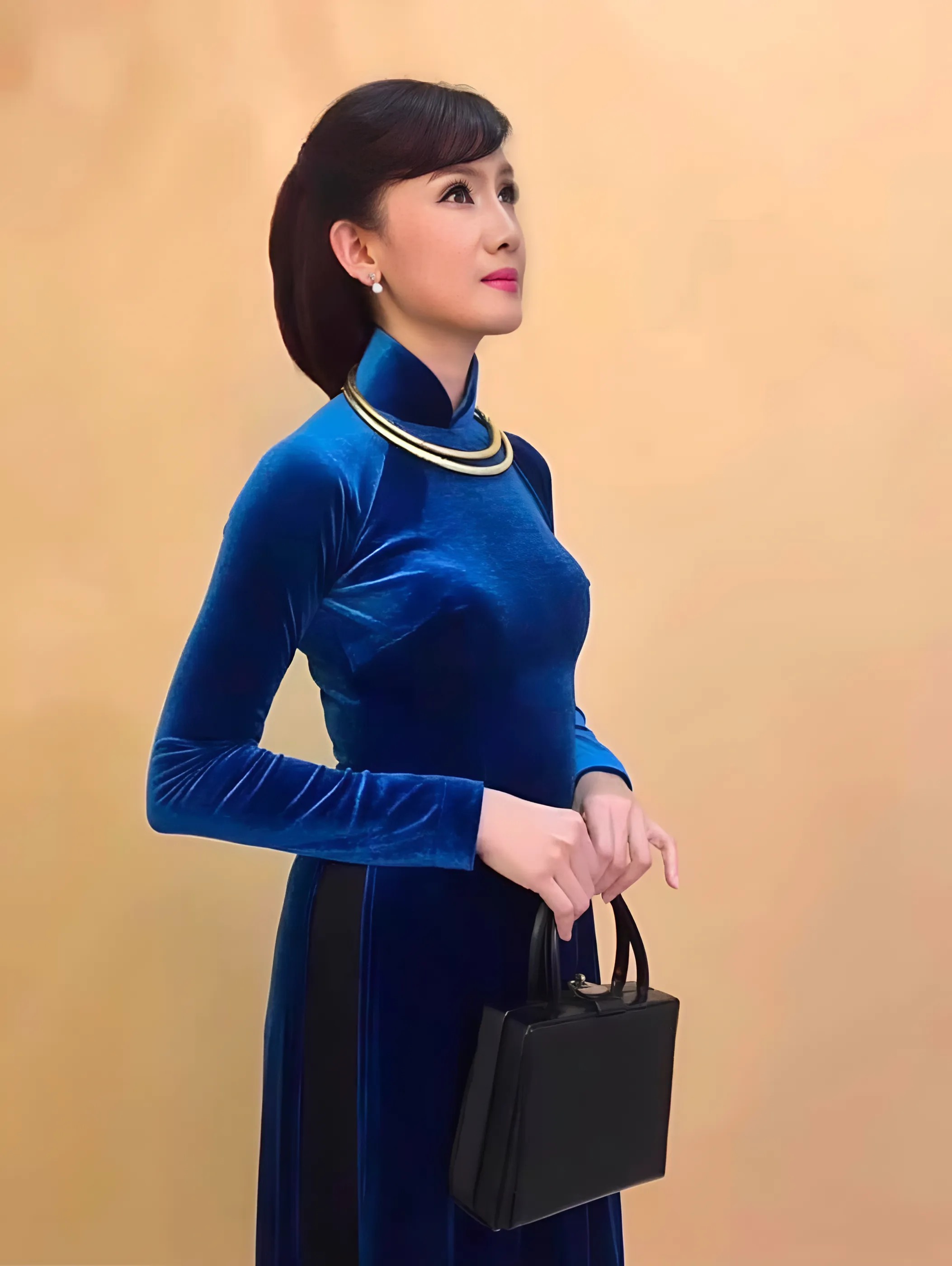 Nữ nghệ sĩ ở nhà mặt tiền 3 tầng 800m2 tại Quận 2, U60 đẹp như ngoài 30, khiến chồng theo về Việt Nam- Ảnh 11. Nữ nghệ sĩ ở nhà mặt tiền 3 tầng 800m2 tại Quận 2, U60 đẹp như ngoài 30, khiến chồng theo về Việt Nam- Ảnh 11.
