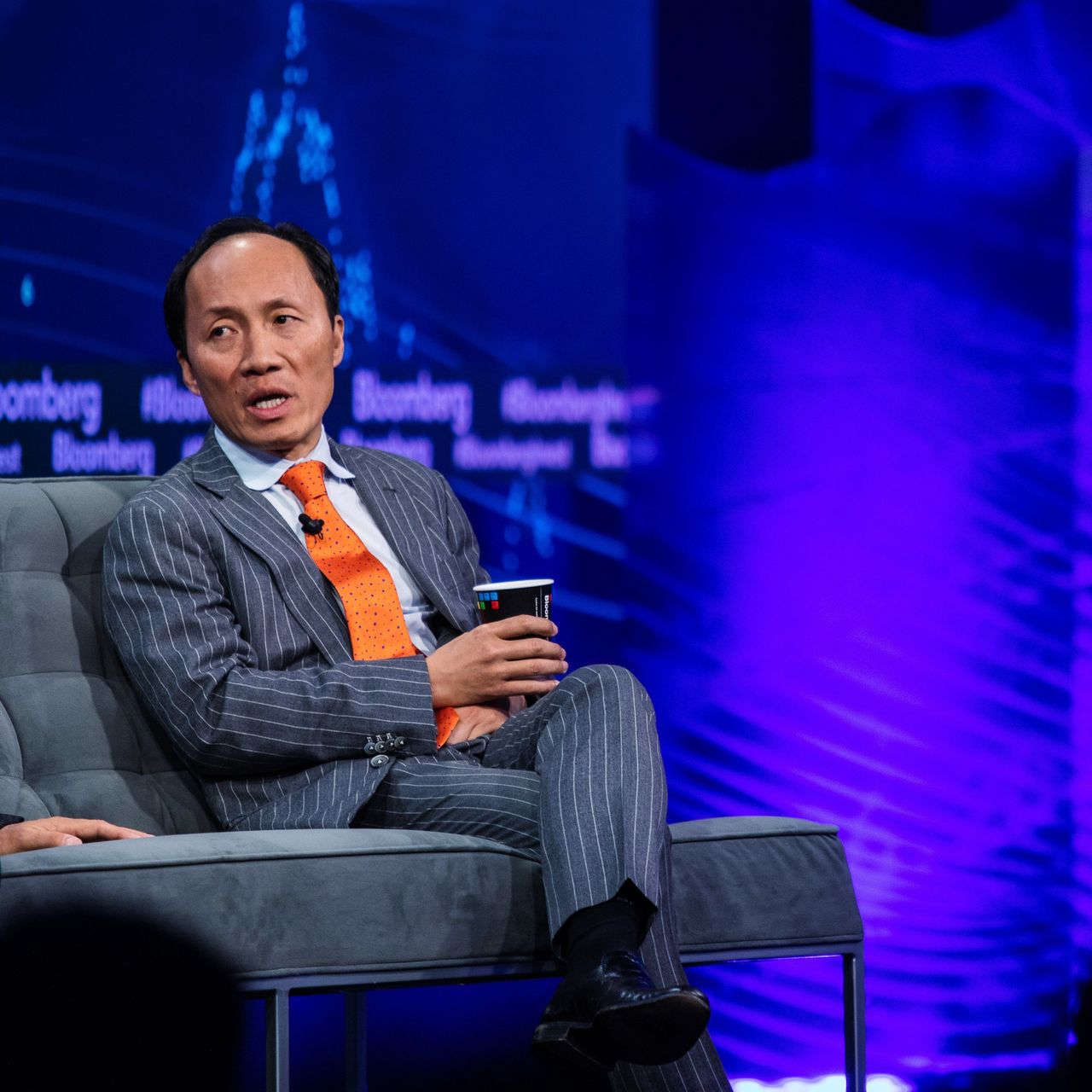 tieu su ong chinh chu nguoi viet giau nut kho do vach tren nuoc my2