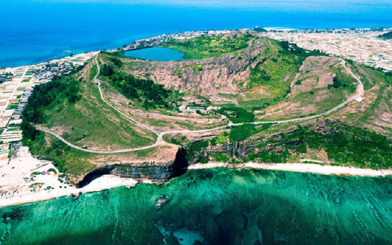 Đảo duy nhất ở Việt Nam có 5 ngọn núi lửa: Cách đất liền 30km, du khách nhận xét 