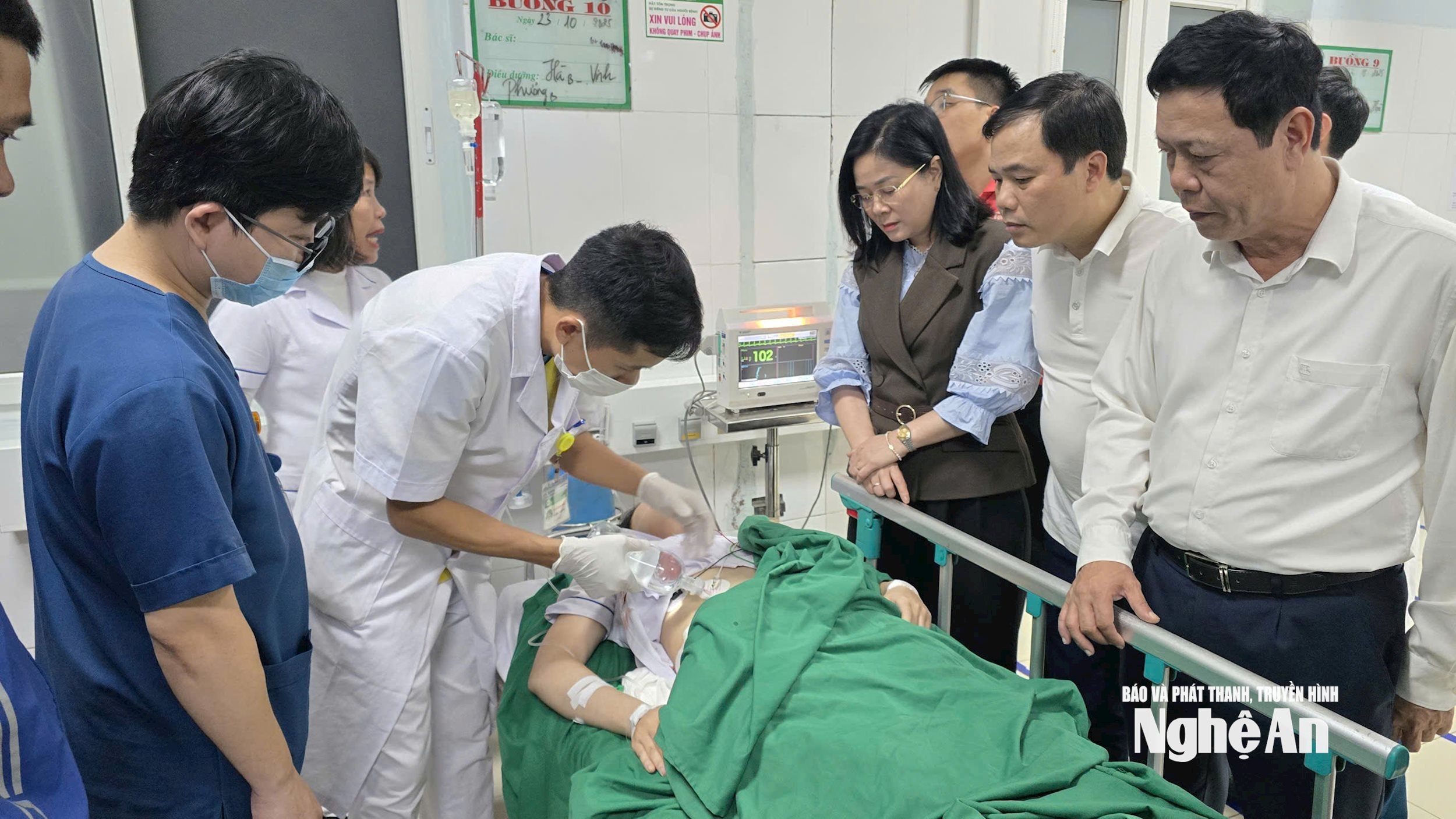 bnalanh dao so y te chi dao cong tac cuu chua nhan vien y te bi tan cong anh thanh chung