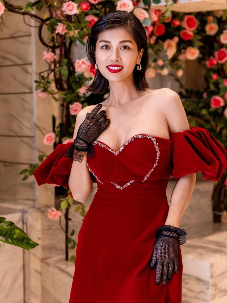 1740737150 724 3412 4 n 3511 width1125height1500