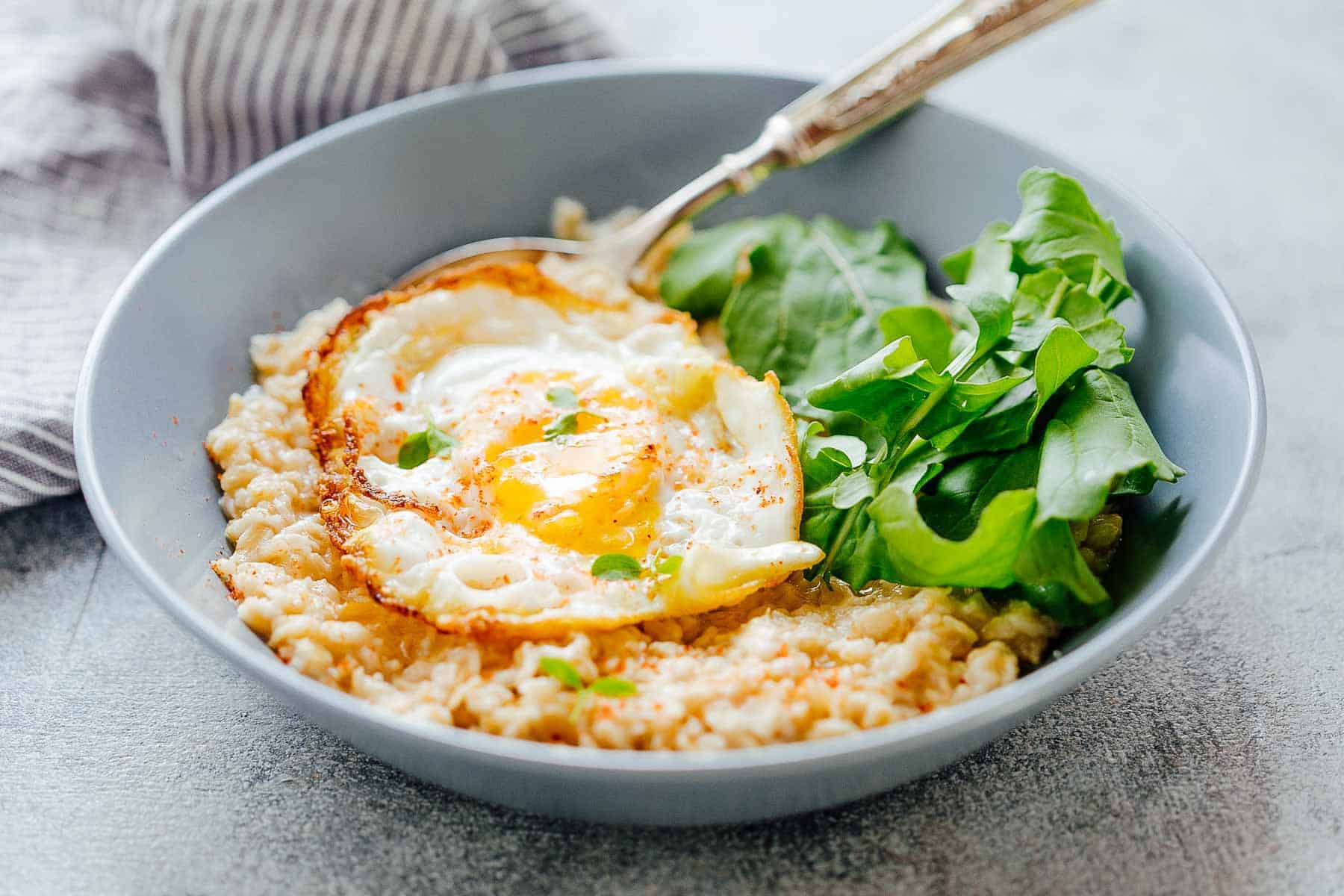 savory garlic oats with masala fried egg 3