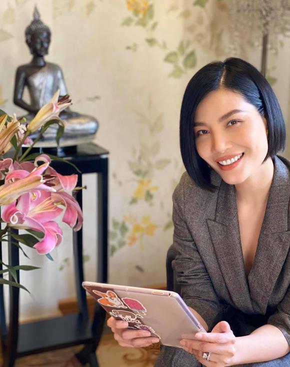 cuoc song vu cam nhung 20 ngoisaovn w1620 h2048