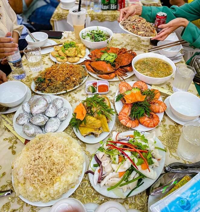 co cuoi quang yen quang ninh1