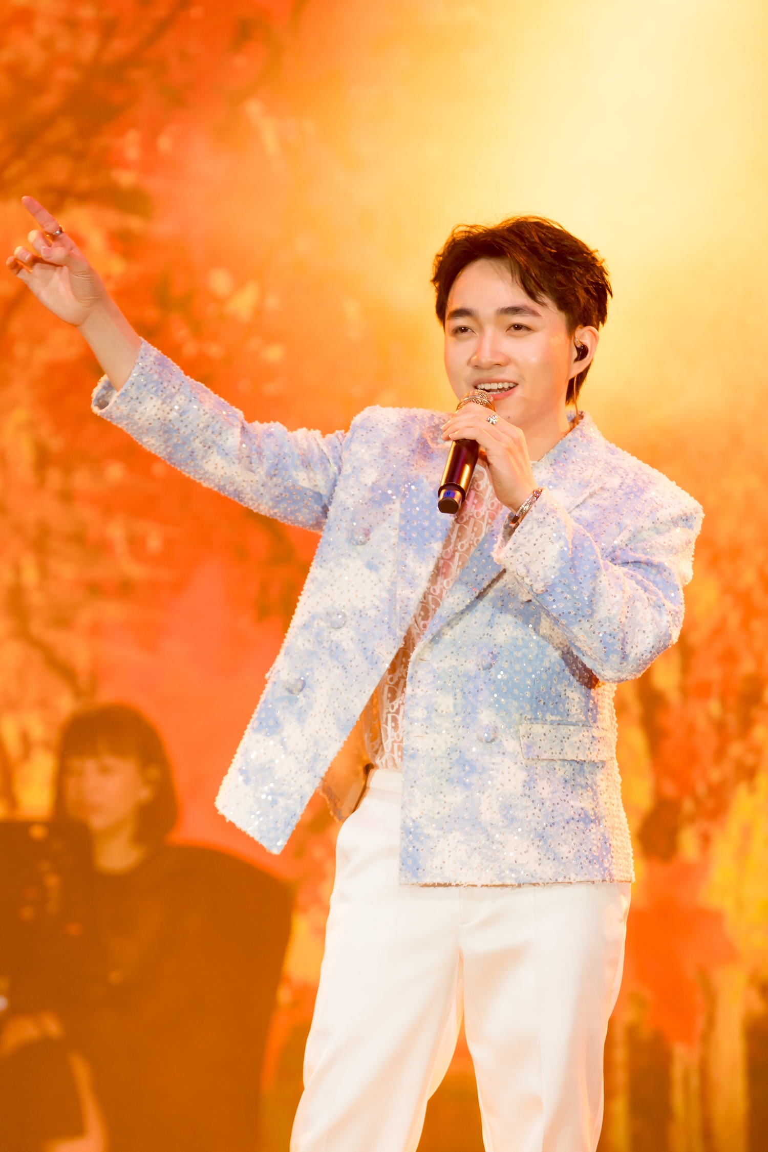 1 ca si trung quang 2