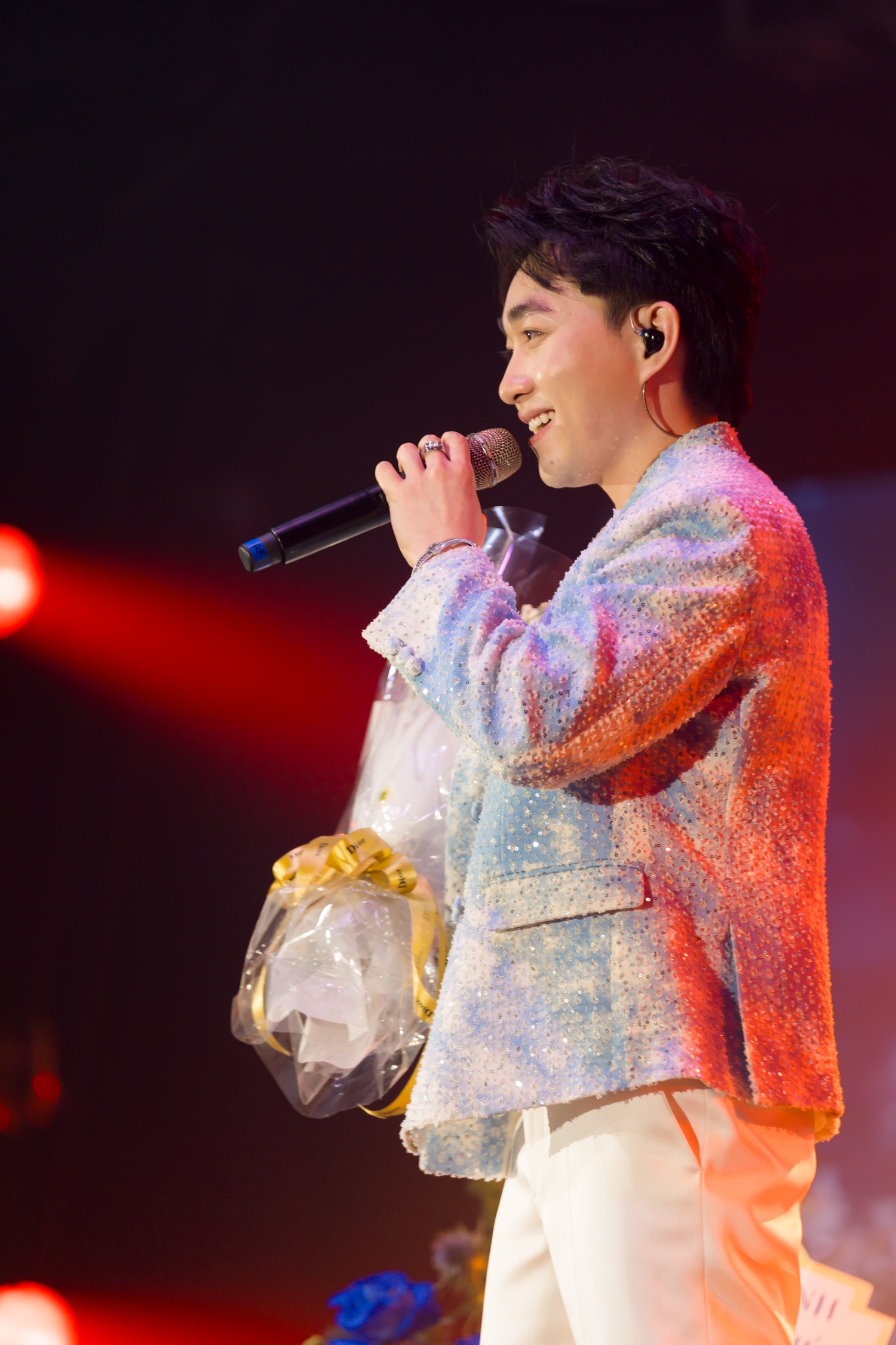 1 ca si trung quang 8