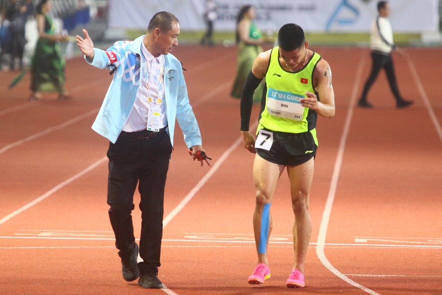 sam van doi dien kinh 1500m nam 11