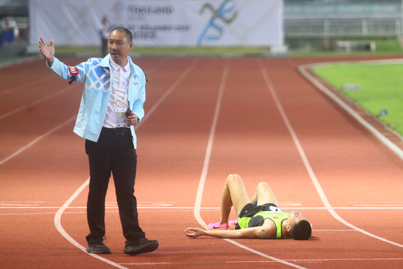 sam van doi dien kinh 1500m nam 12