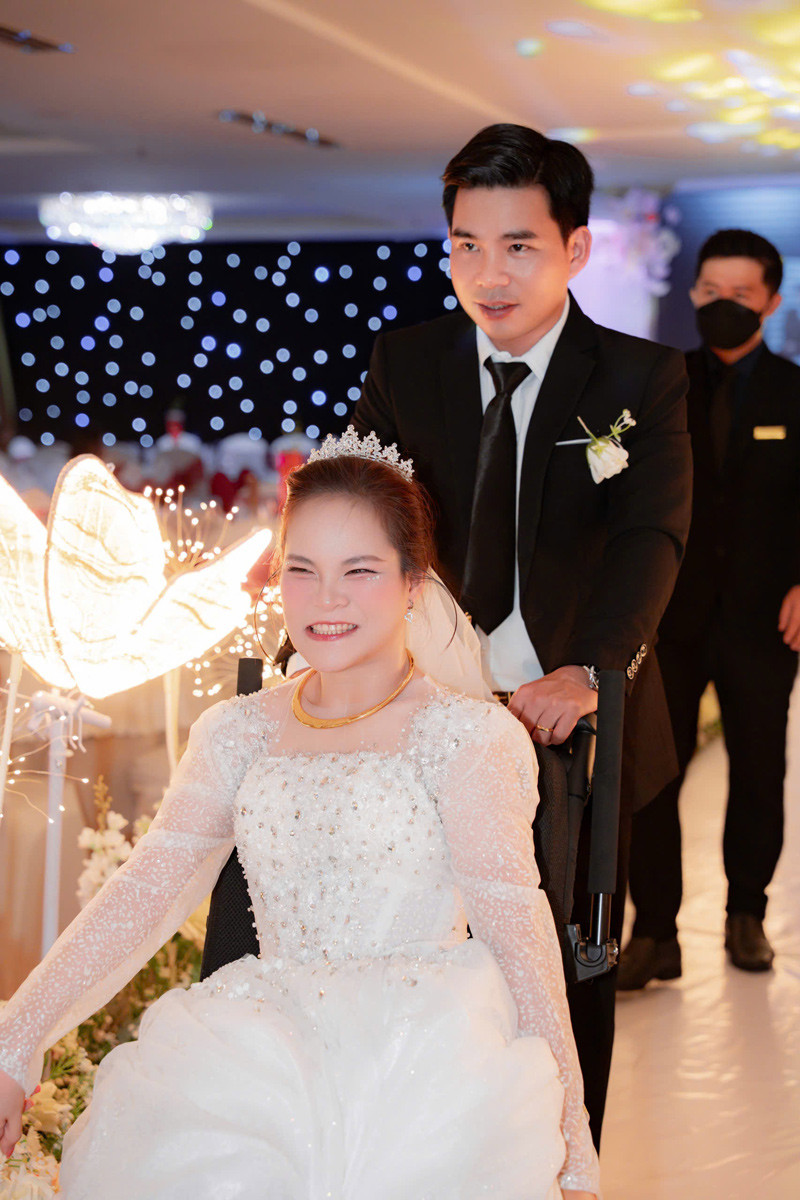 anh 4 3223 17656180088803943113411