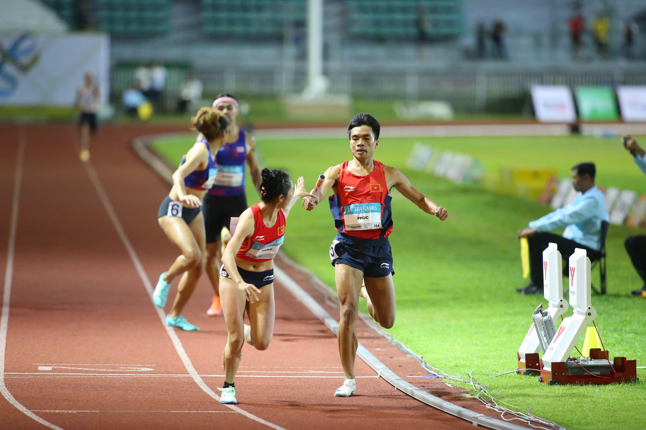 hcv 4x400m hon hop 15
