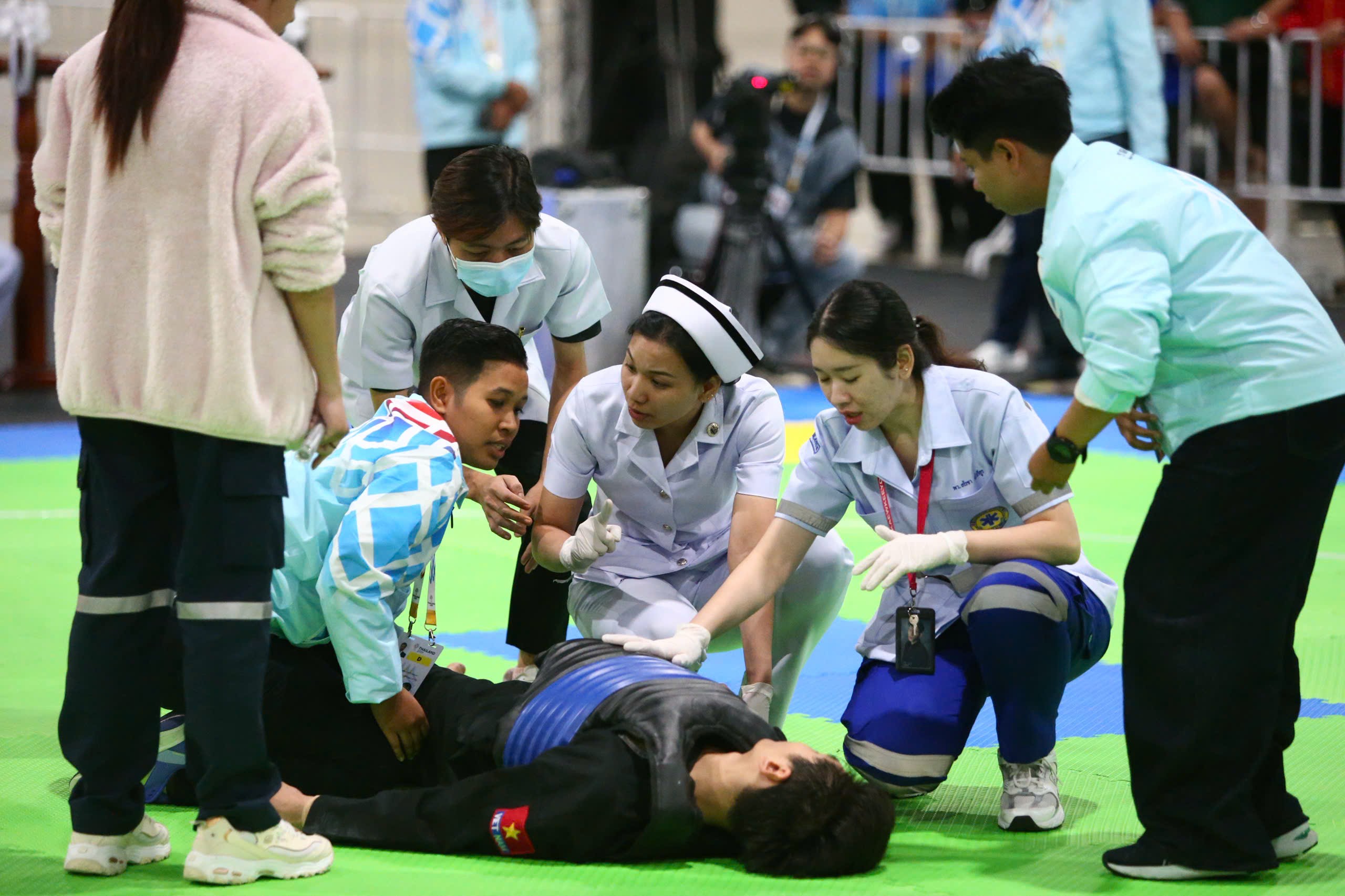 z73318937052402126feb1fba070f7afb2f0700f3eafa4