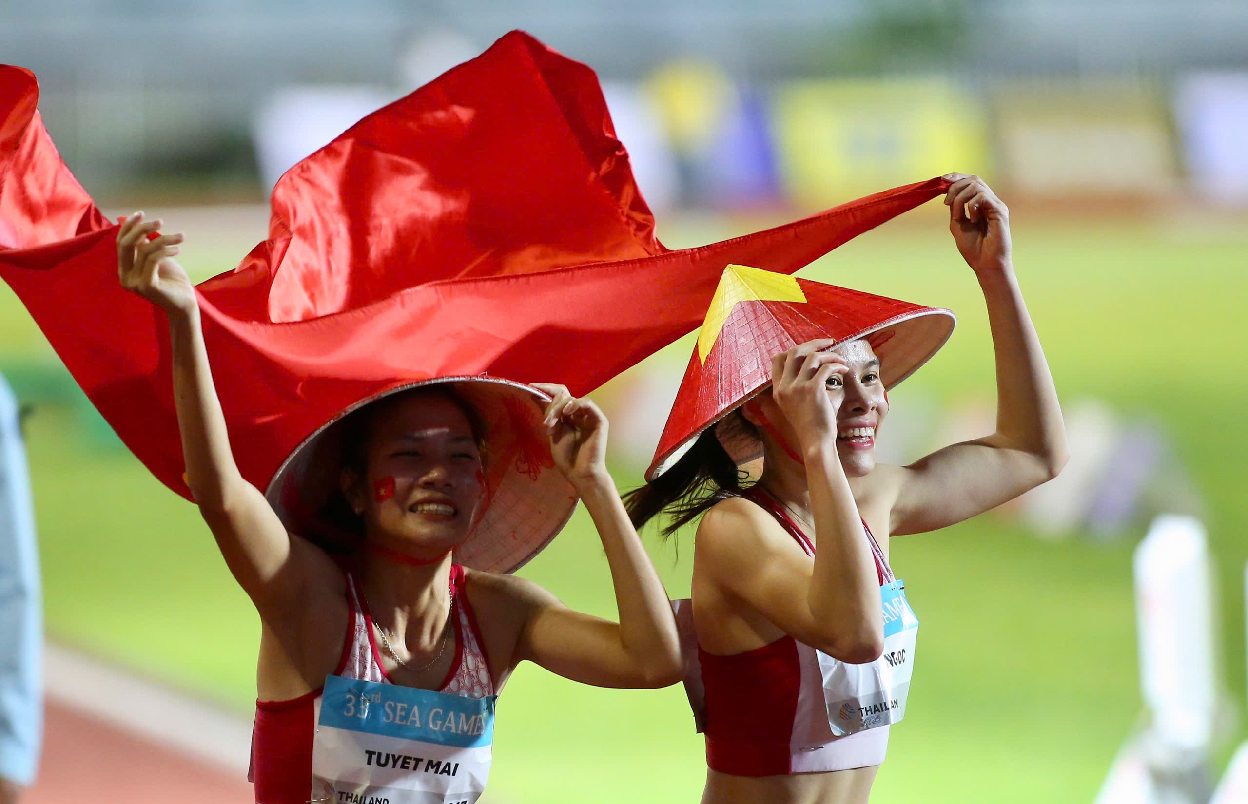 z7333591638212008d70e7576a1db3349d2d4cd6bdd93c