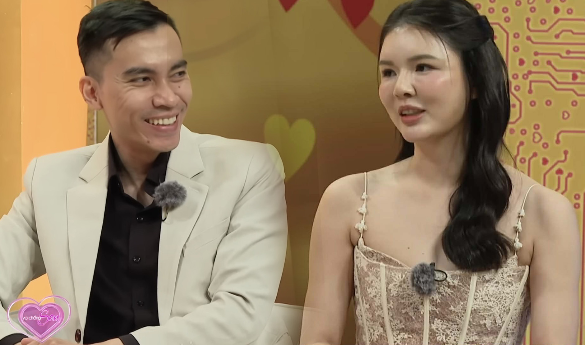 Vừa nhìn đã ưng, chủ tiệm bánh qua một lần đò 