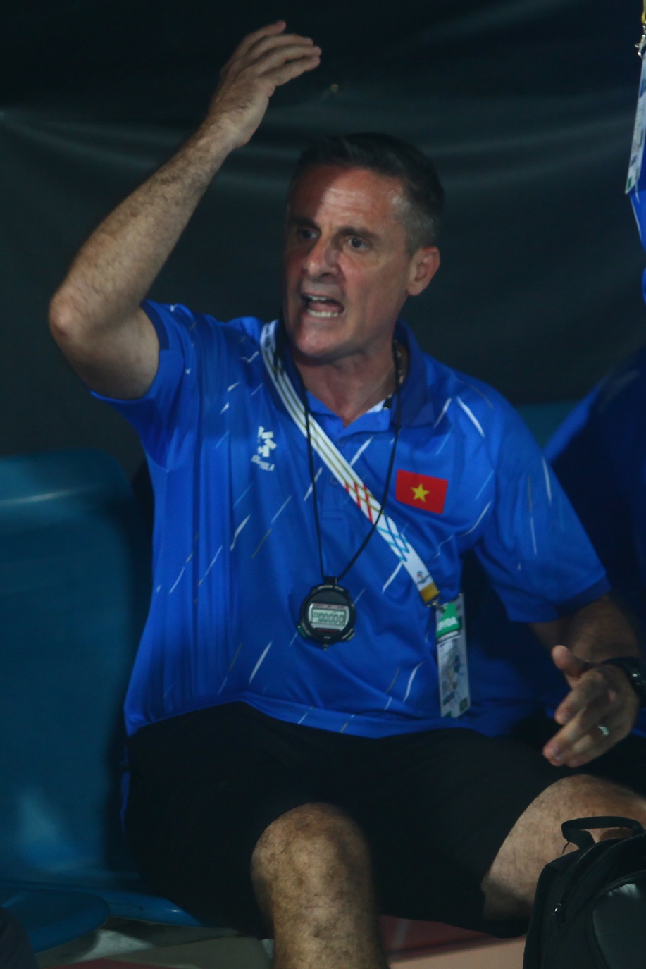 tro ly hlv mai duc chung 21