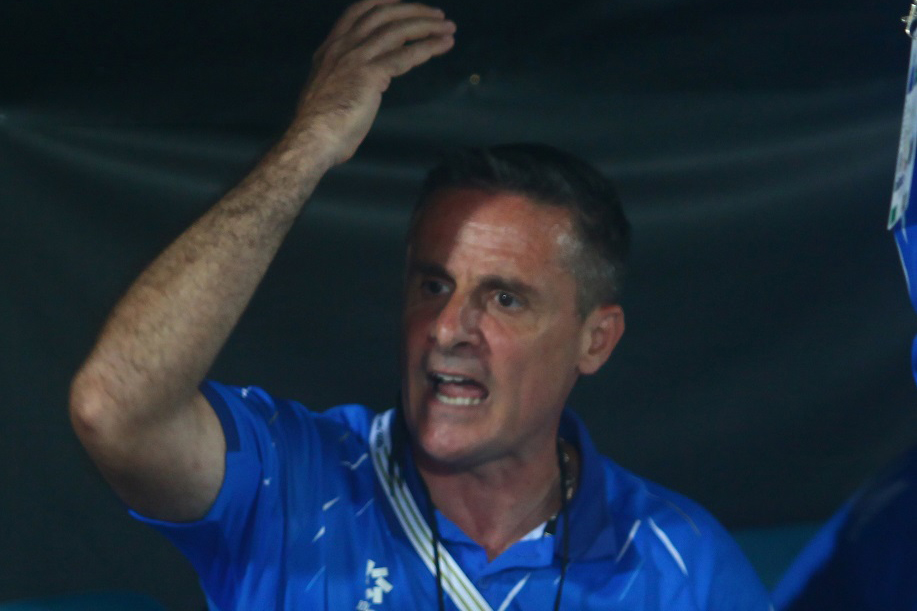 Trợ lý châu Âu của tuyển Việt Nam đòi tìm trọng tài “ăn thua đủ”, tranh cãi với quan chức SEA Games