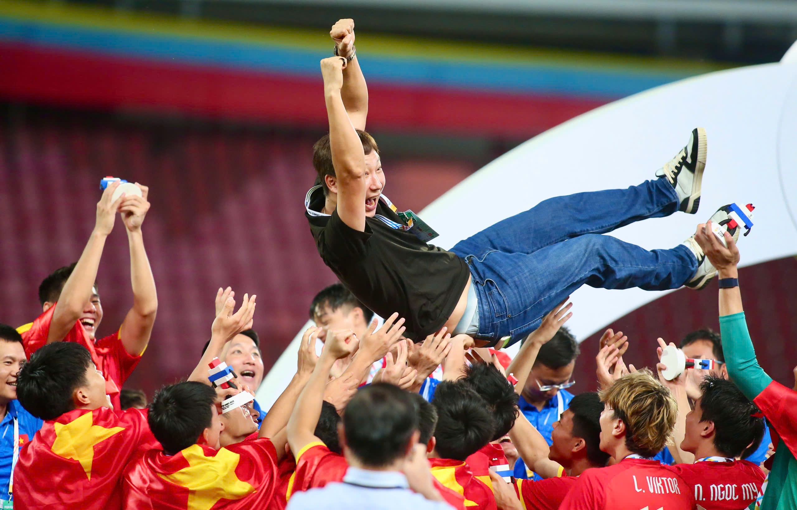 z735169708618292bef330a340b9db68a029b93ec45193