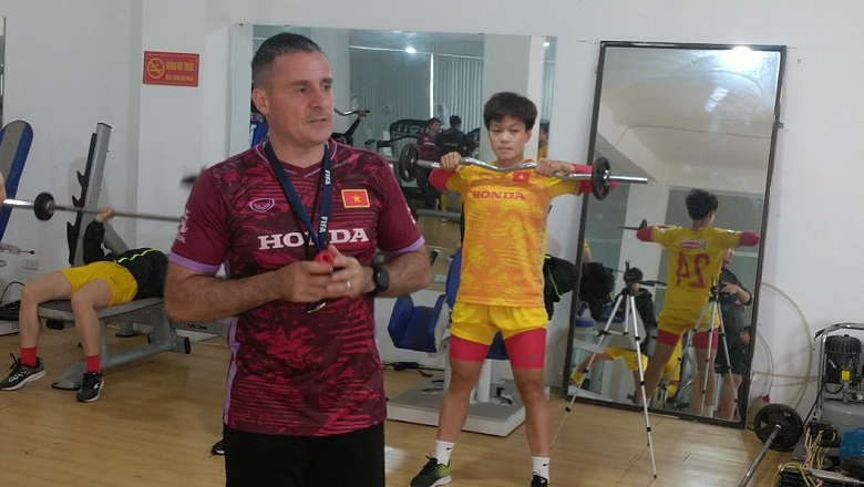 cedric roger doi tuyen nu viet nam