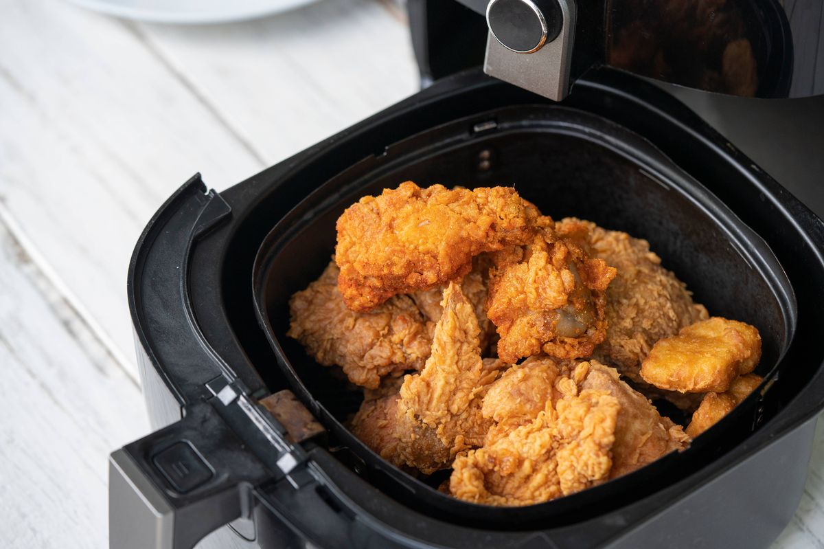 0air fryer machine with chicken