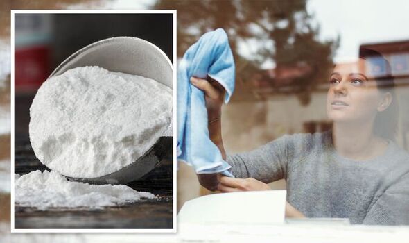 cleaning window with baking soda 1618389