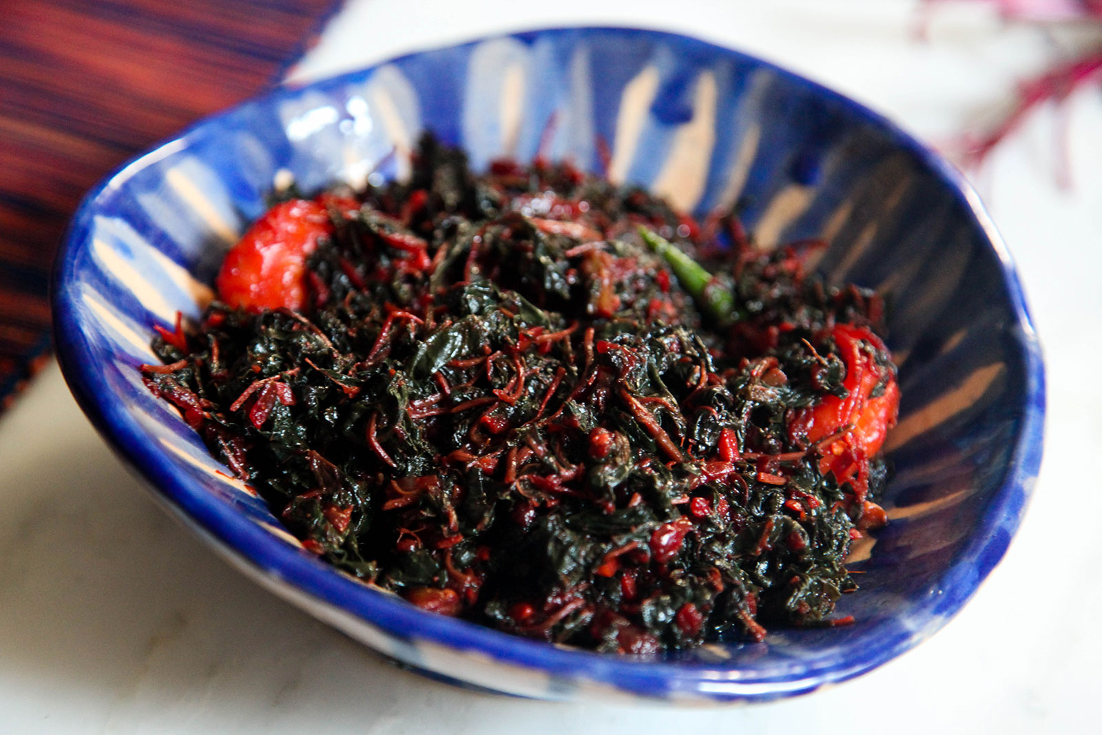 Loại rau nhiều sắt hơn thịt bò, được bán quanh năm ở chợ Việt: Không phải ai cũng biết để ăn