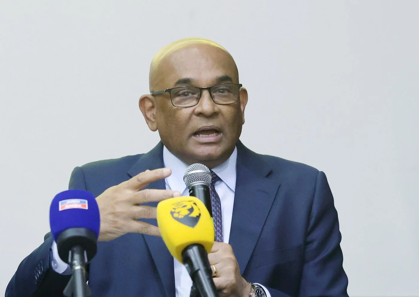 6ac4c5bc55411993a00e4d0d25ad6d29low