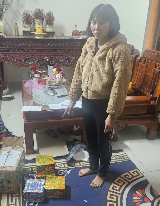 Bắt và khám xét nơi ở của Cao Thị Hằng SN 1984