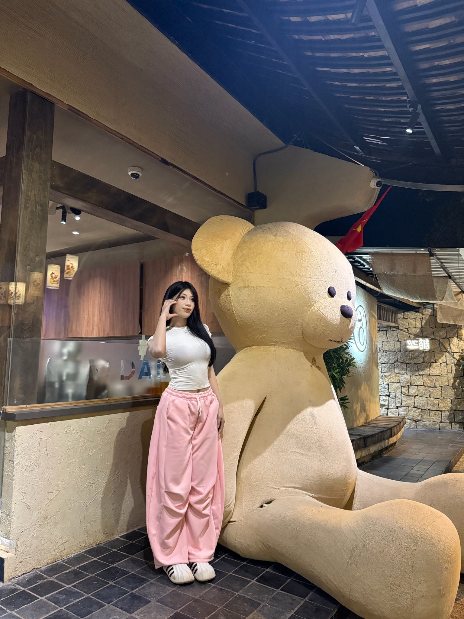 55748388318559749953425546885402436506653317n