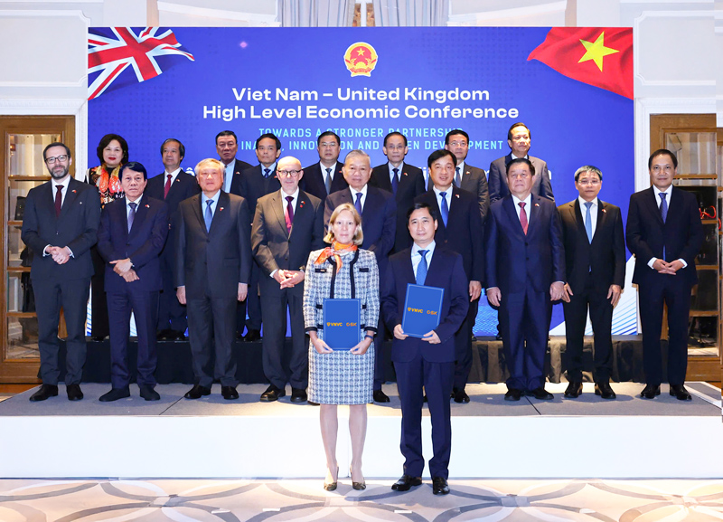 trao van kien hop tac vnvc va gsk