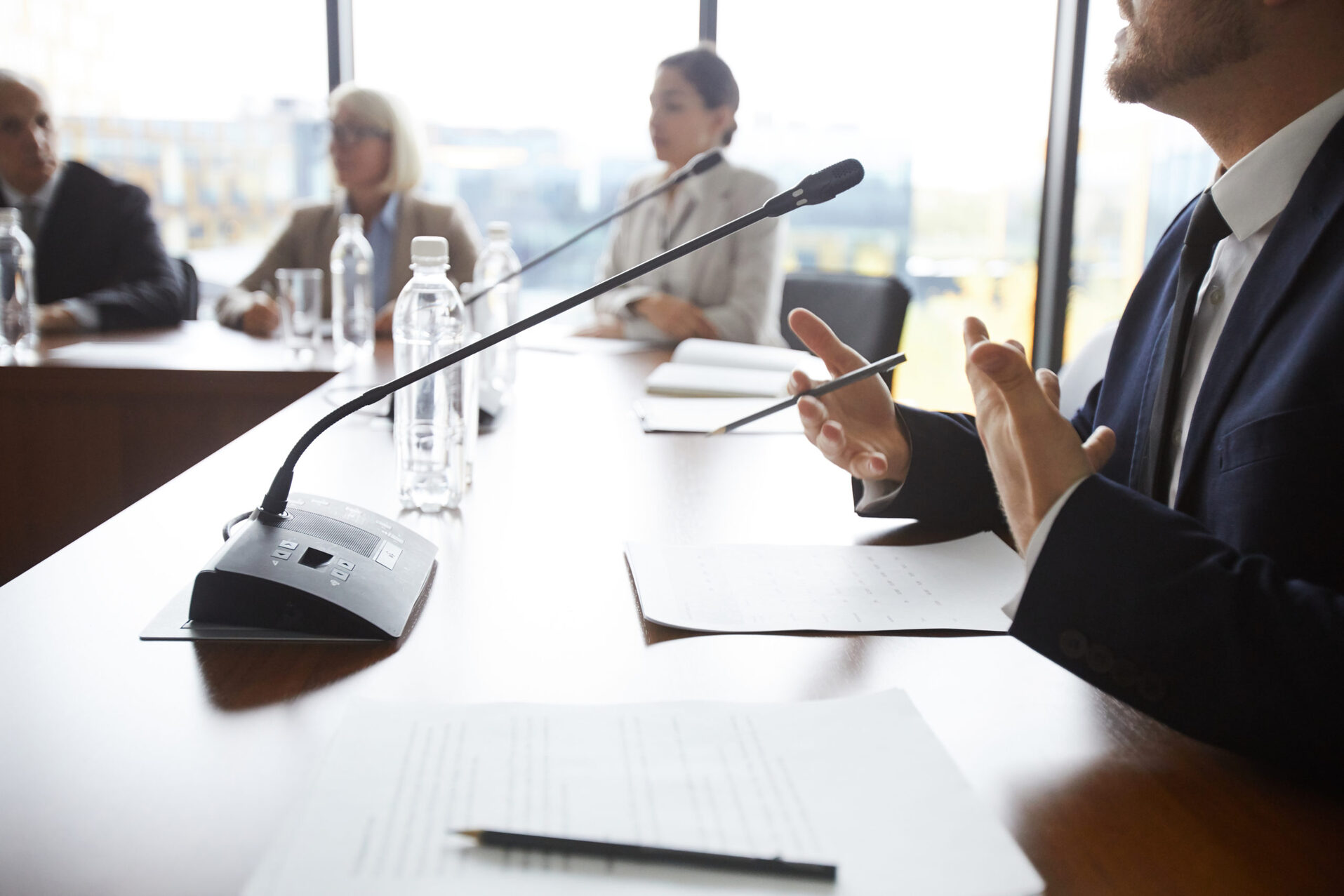 Chồng bất ngờ bị đột quỵ khi đang ngồi họp: Nguyên nhân đến từ 1 việc làm cùng vợ