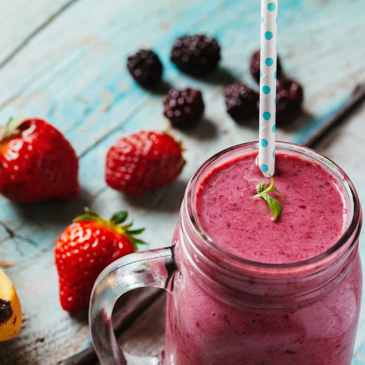 mixed berry smoothie 1