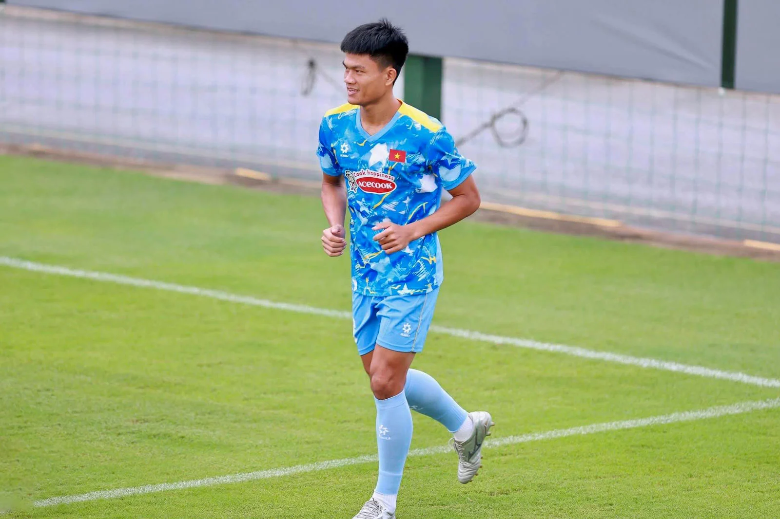 pham gia hung dt viet nam 2 0649