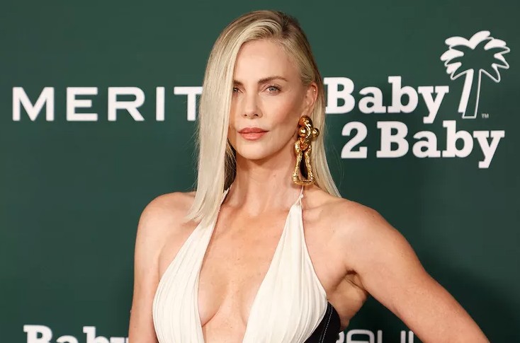 Đả nữ gợi cảm bậc nhất thế giới 50 tuổi vẫn trẻ đẹp khó tin: Bí quyết gói gọn trong 3 điều