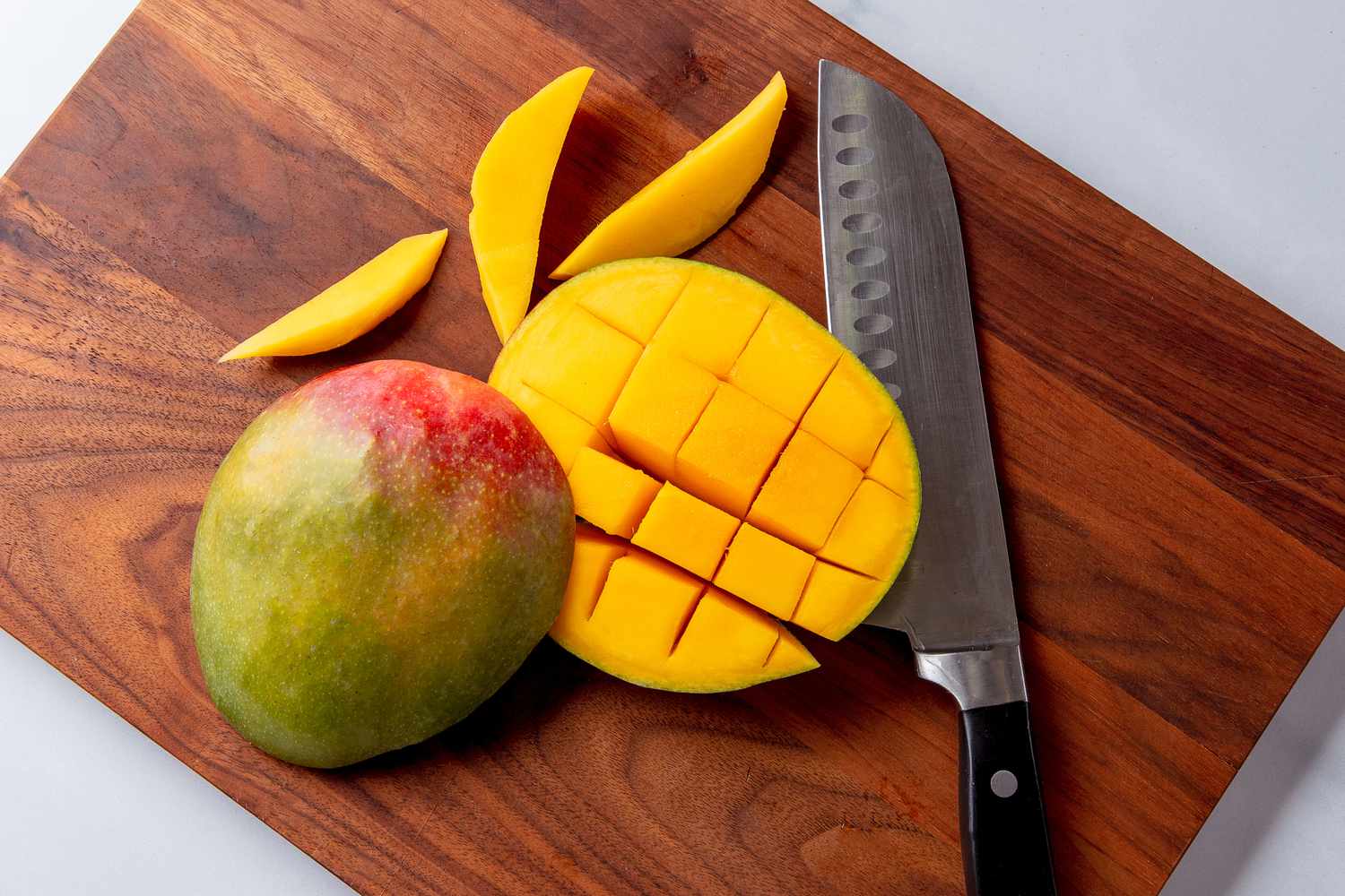 how to cut a mango ft blog0423 6b171efa0c3a40bd925b854f38dc487d