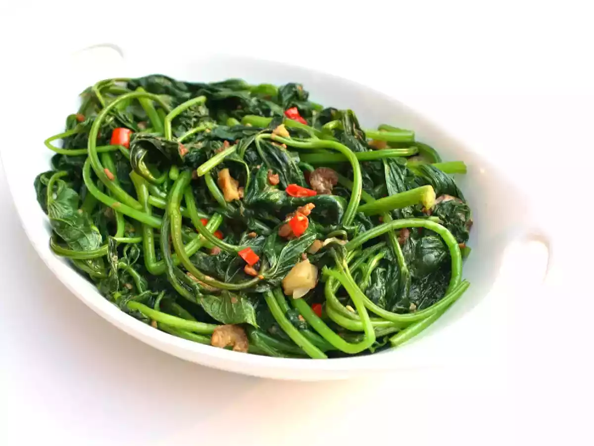 stir fry sweet potato leaves with roasted shrimp paste lg 160071p239878