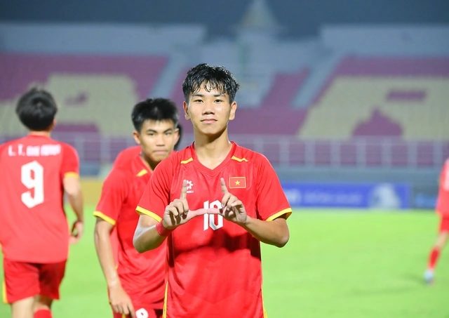 chu ngoc nguyen luc 10 u17 vn 2 1 u17 uc vff 1776871659427952627995