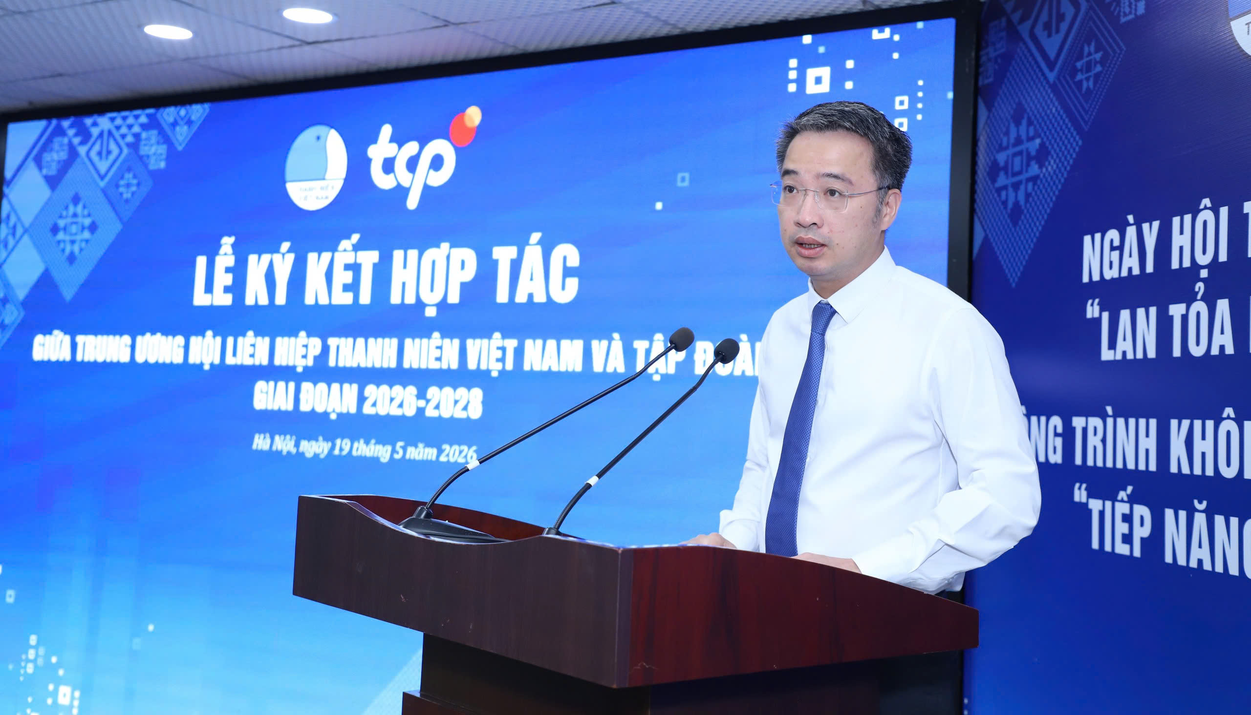 anh nguyen tuong lam bi thu ban chap hanh trung uong doan tncs ho chi minh chu tich trung uong hoi lien hiep thanh nien viet nam phat bieu tai le ky ket