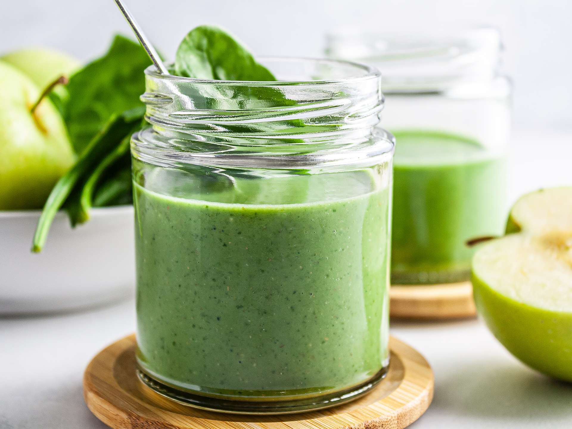 spinach and apple breakfast smoothie recipe 1d39cce441ffe279e7cb0d65ce02ccff 1920