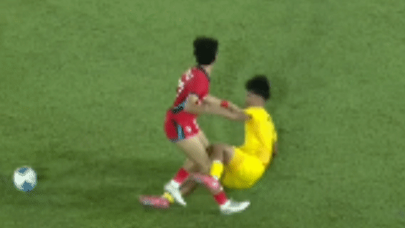 trong tai le vu linh u19 malaysia u19 singapore