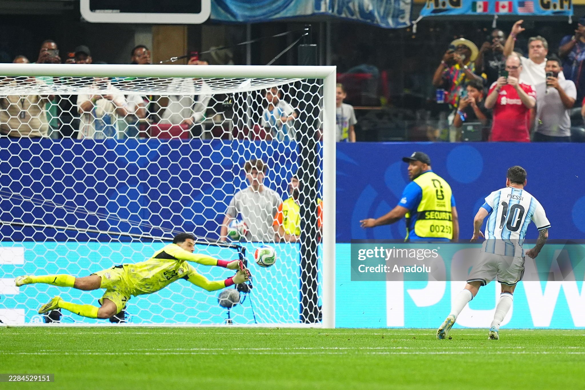messi hong pen