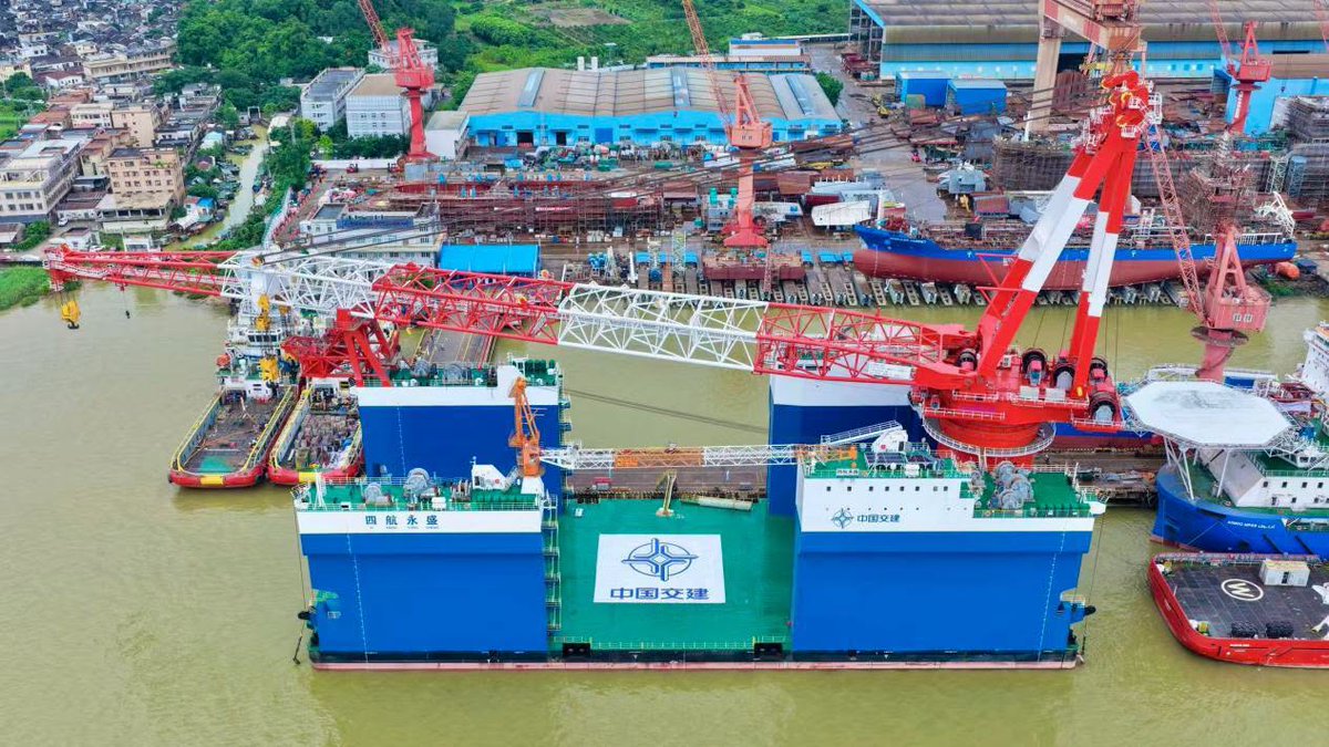 Tạo ra con tàu chứa khối sắt cao bằng tòa nhà 50 tầng, Trung Quốc khiến thế giới phải 