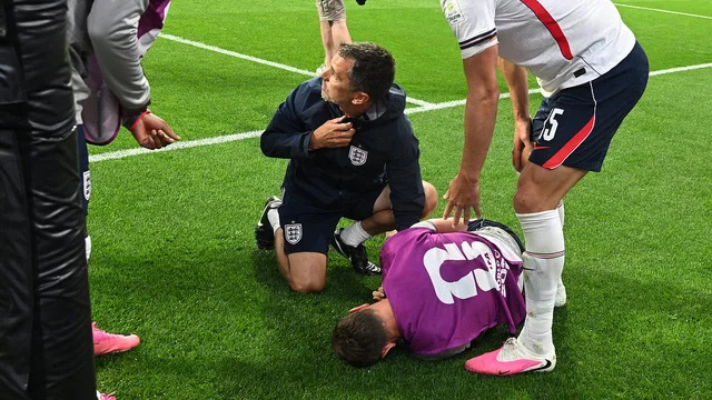 jordan henderson suffers really bad freak injury in bizarre v0 4u efass6cq0fxclm1xh7wa7qnl2gh7bixiz33np4