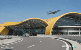 Đúng 0h ngày mai, sân bay quốc tế duy nhất ở Việt Nam mang hình bông hoa chính thức 'tái xuất'