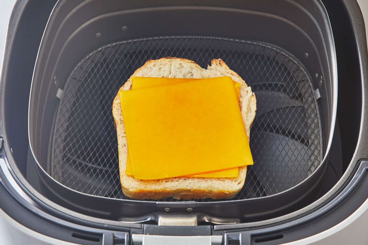 airfryergrilledcheese006 0089602c0a5d48f1baa412ea38533ac6