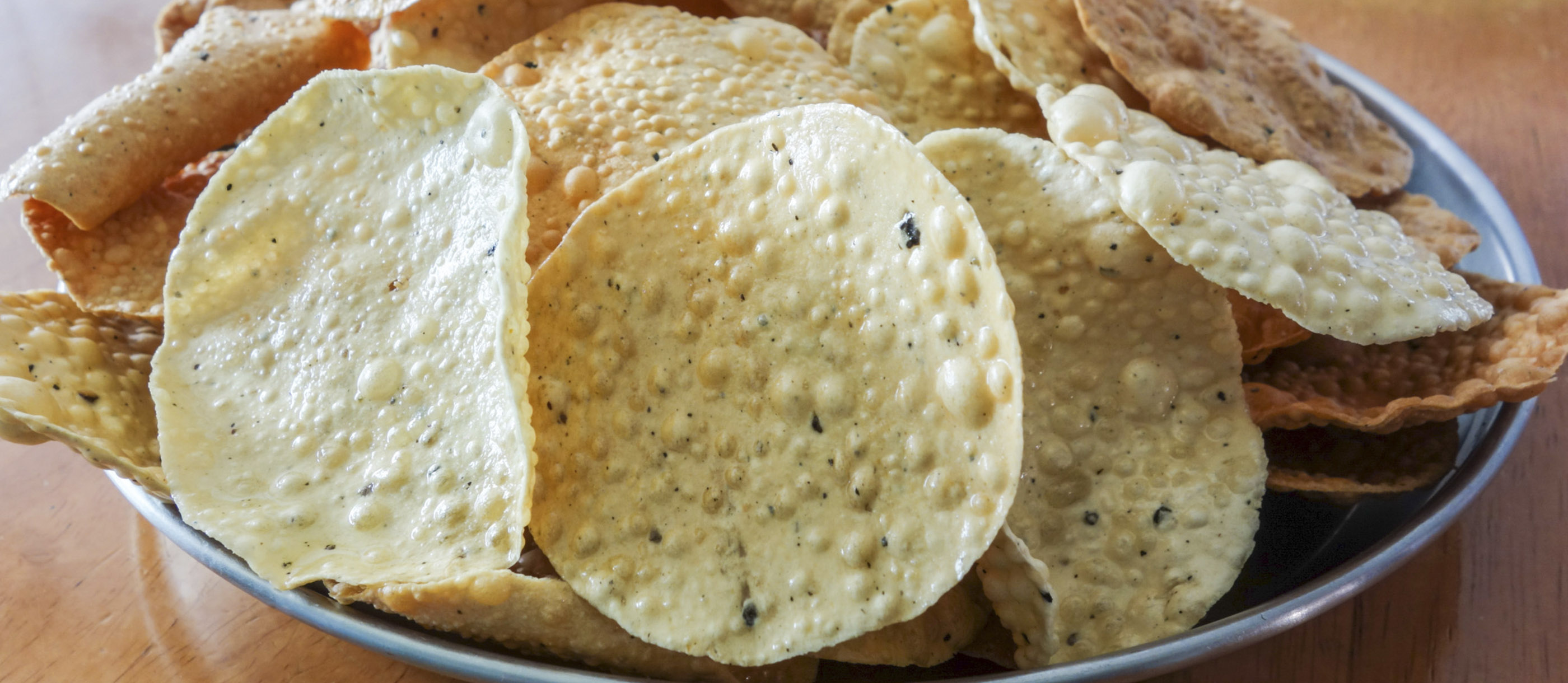banh papadum khong nen cho vao noi chien khong dau