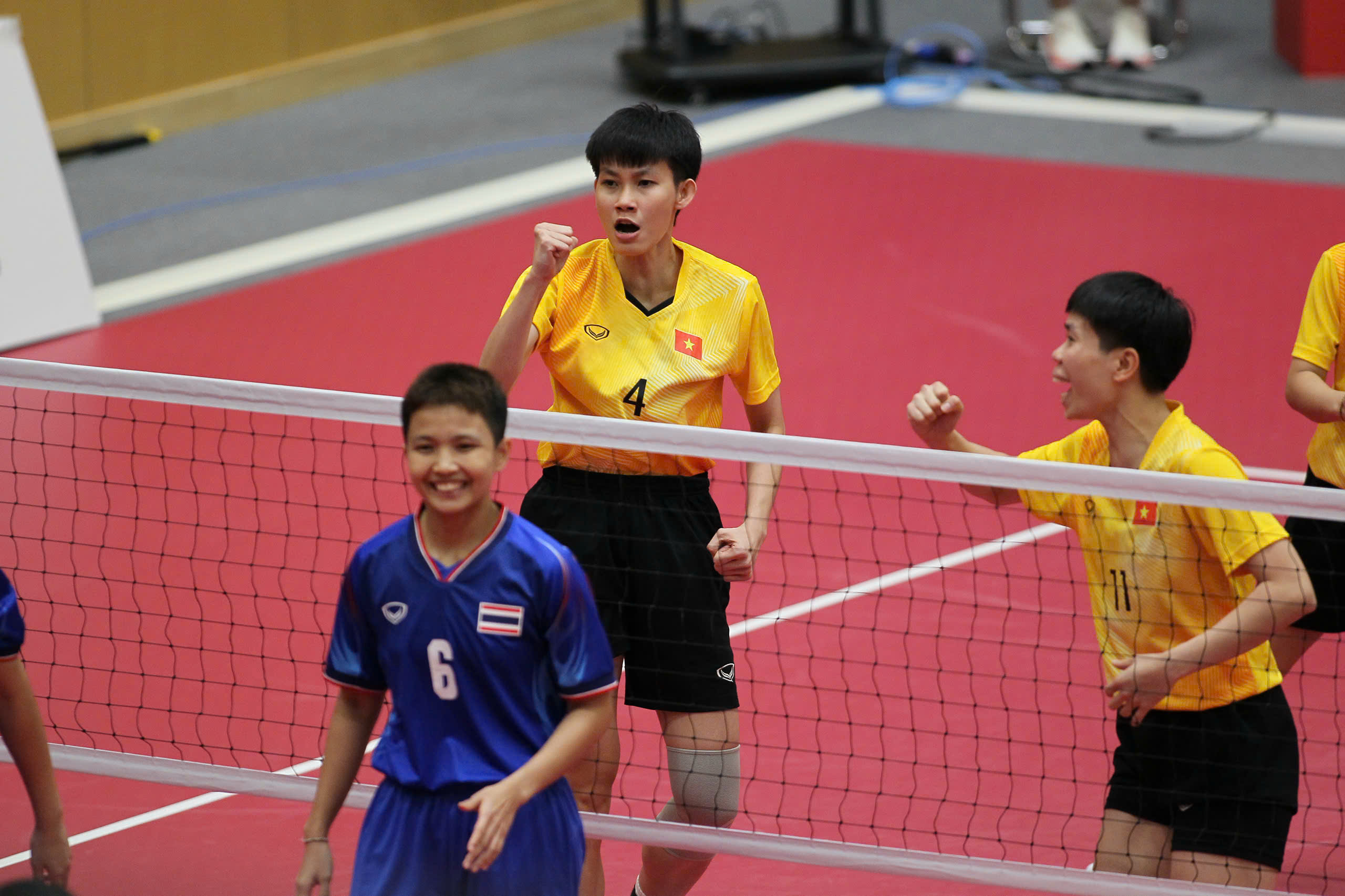 cau may 4 nu viet nam 4