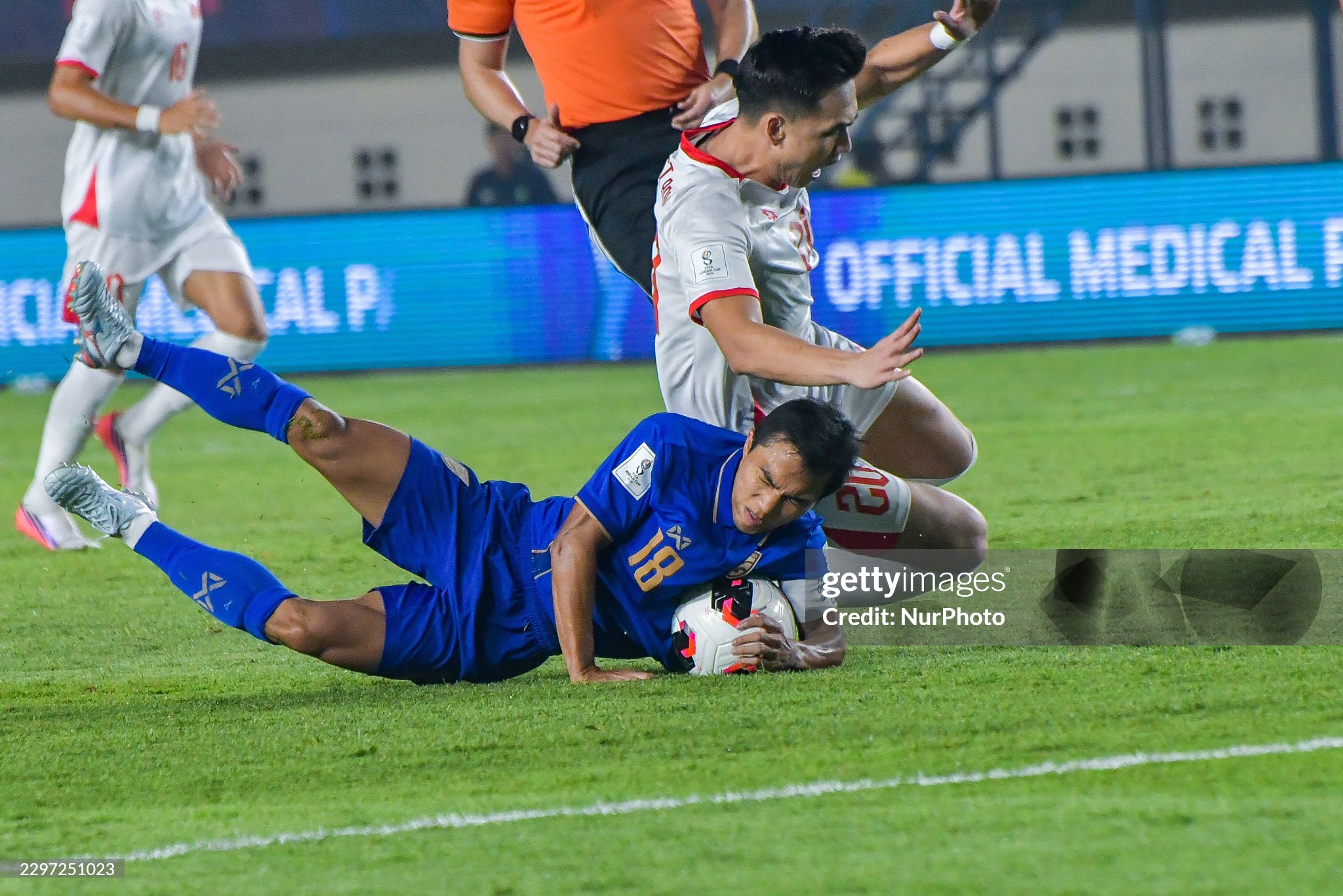 11