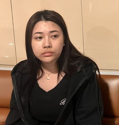 nh 5 doi tuong pham thi huyen trang ao den