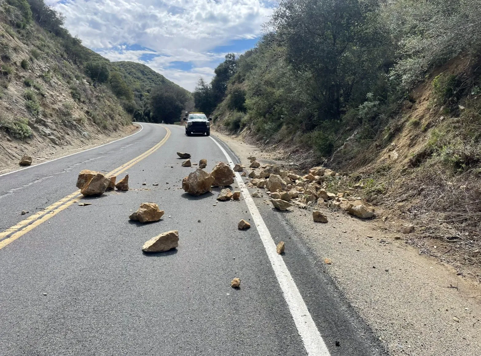 road closures rockfalls cause road closures following earthquake in san diego 1