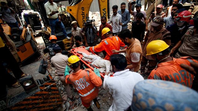 northeast delhi building collapse 1